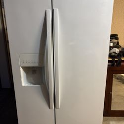 French Door Refrigerator Like New