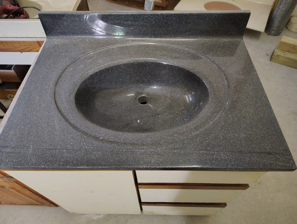 31 Inch Flare Grey Granite