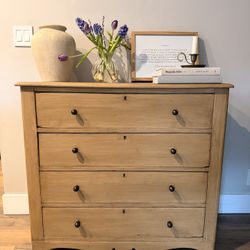 Vintage dresser 