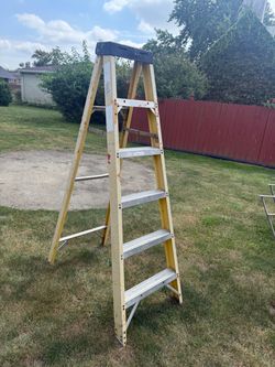 Fiberglass Step Ladder 6 ft