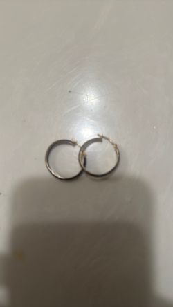 14k earrings  3.33g