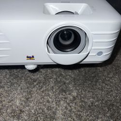 ViewSonic PX703HD 1080p Projector with 3500 Lumens DLP 3D Dual HDMI Sports Mode and Low Input Lag for Gaming