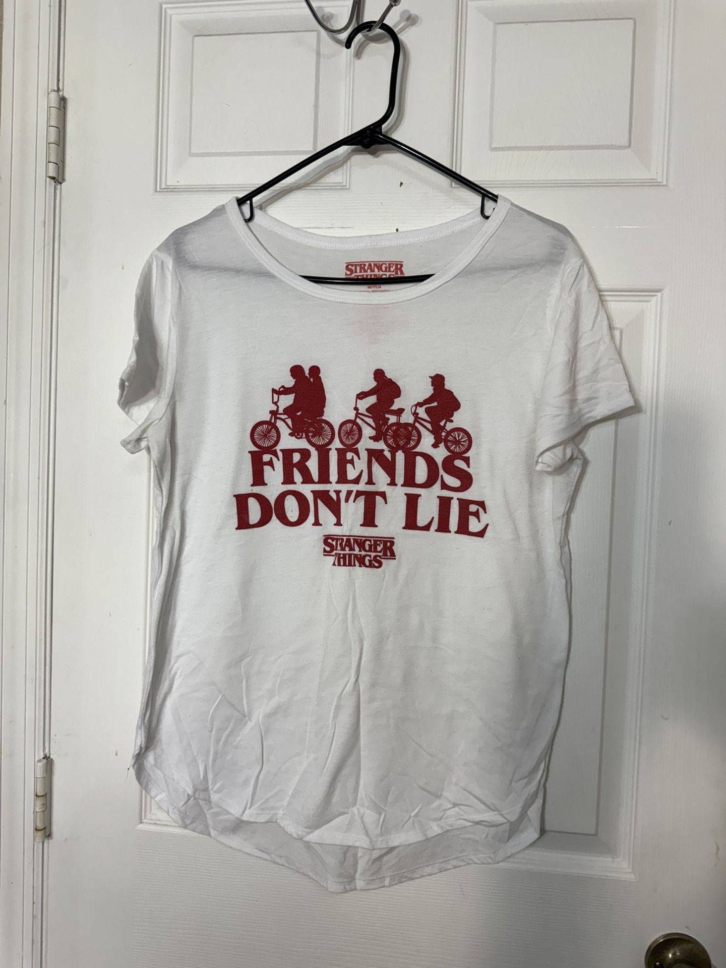 Stranger Things Juniors Shirt – Size L (White & Red)