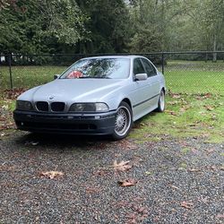 2000 BMW 528i
