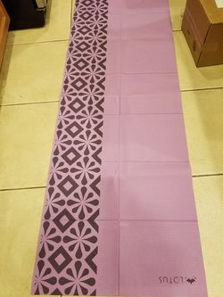 Lotus Yoga exercise mat