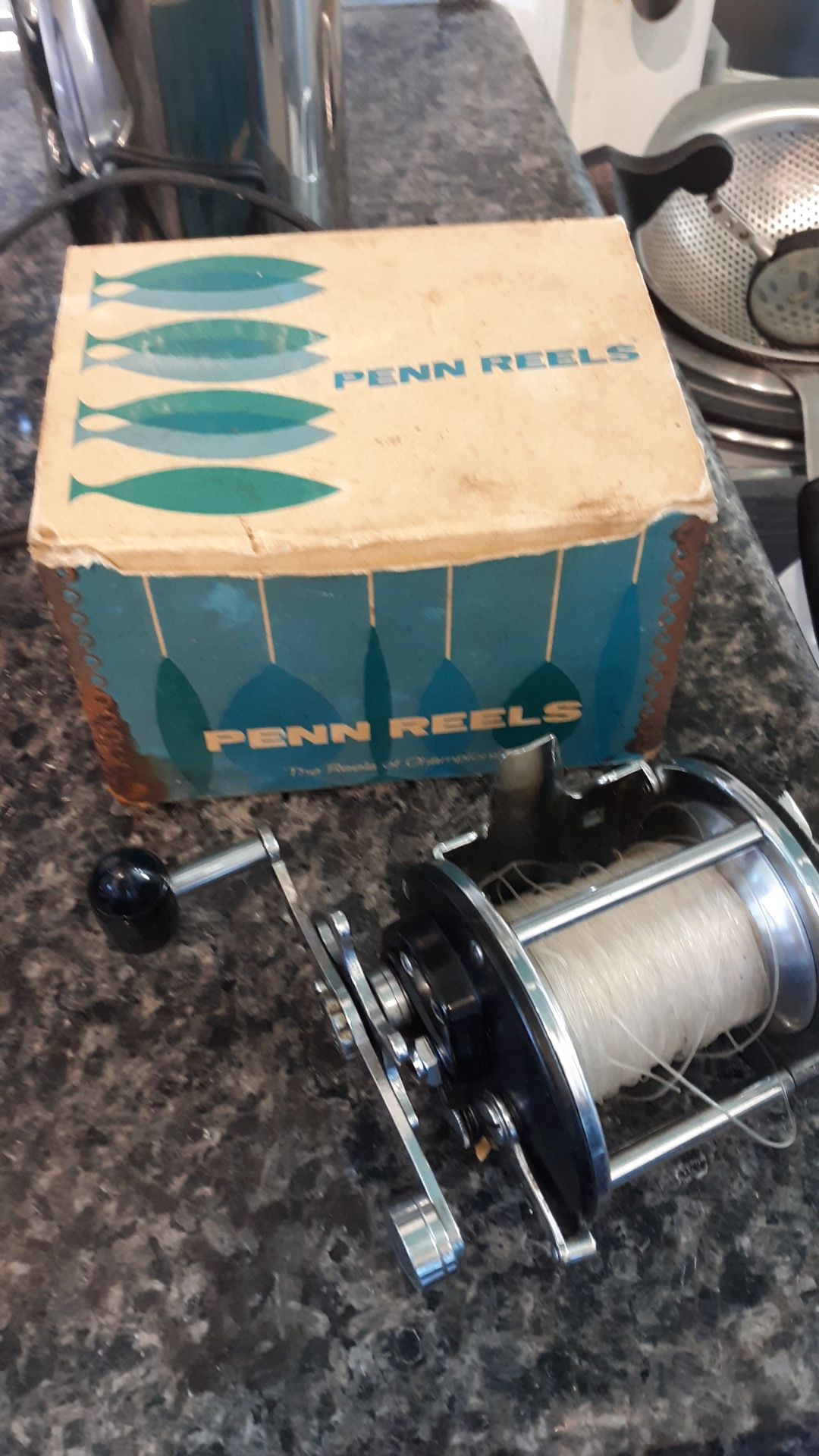 Vintage Penn Fishing reel good condition in vintage box