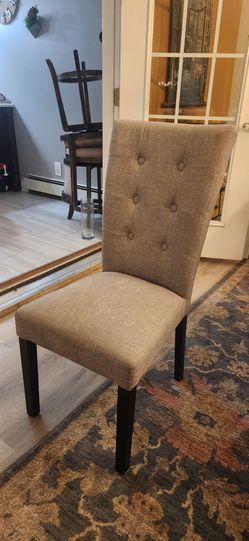 8 Dining Table Chairs