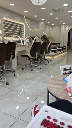 Nail station for R EN T