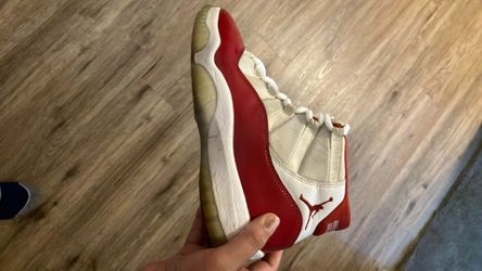Jordan 11 Cherrys Size 8.5/9