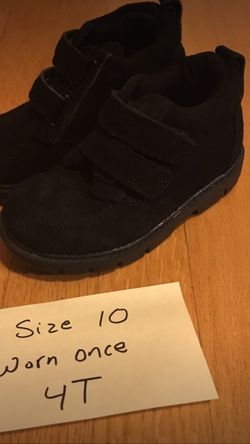 Boys shoes size 10/4T