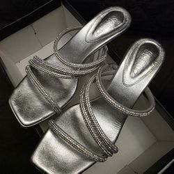 Schutz Silver Kitten Heels, 6.5w