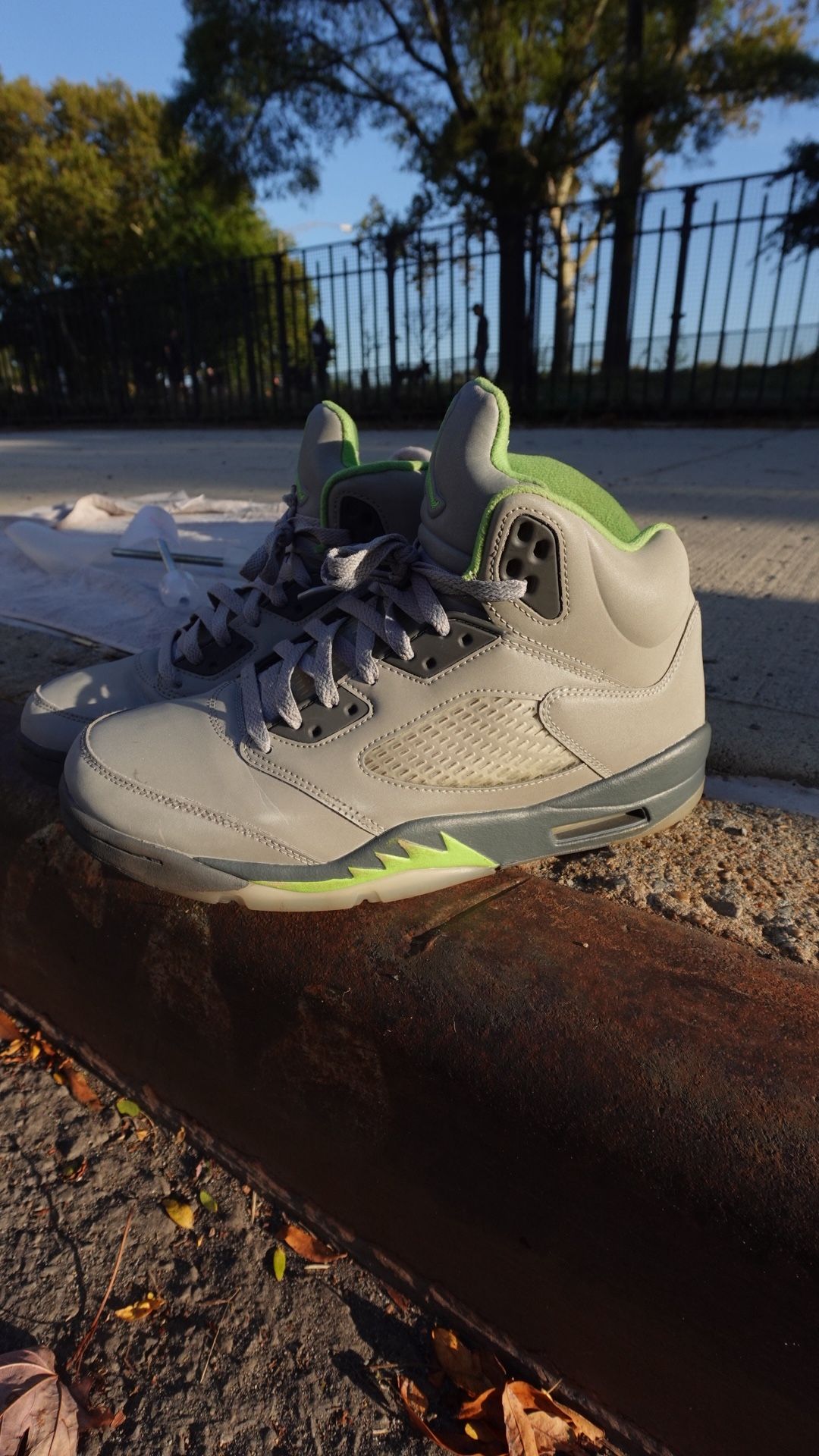 Size 10 - Air Jordan 5 ‘Green Bean’ 2022