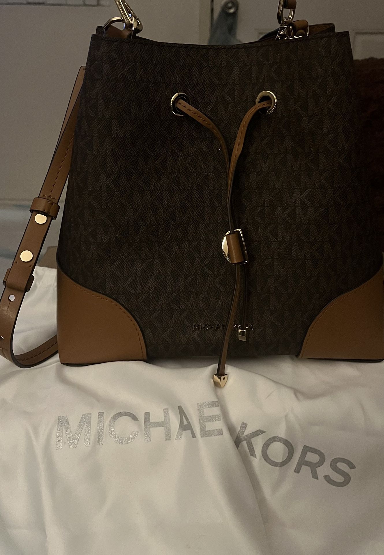 Michael Kors Mercer Bucket Purse