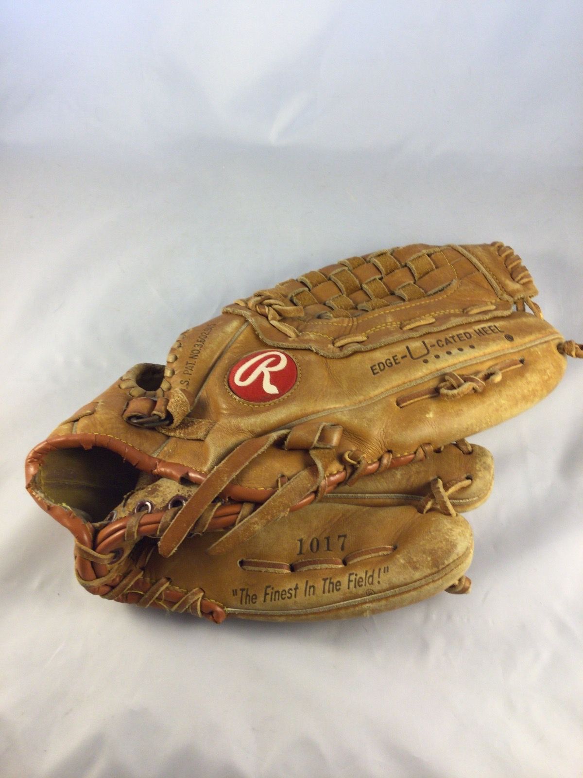 Rawlings 1017 Fastback Baseball Glove Edge-U-Cated-Heel Robin