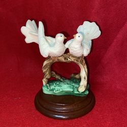 4.5 Inch Painted Alabaster Doves Statue Imported From Greece