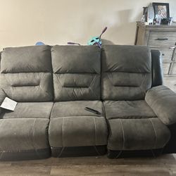 FREE///////Two Recliner Sulfur Queen Size Mattress With Plastic Still On It Microwave 48 Sony Tv