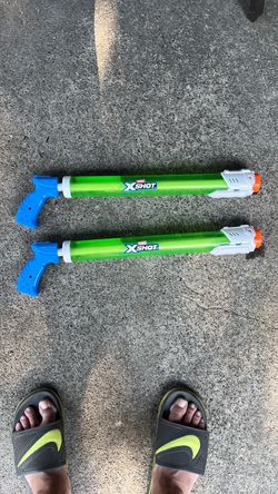 Zuru Xshot pump water guns (2)
