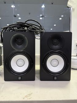2 YAMAHA HS7 POWERED STUDIO MONITOR