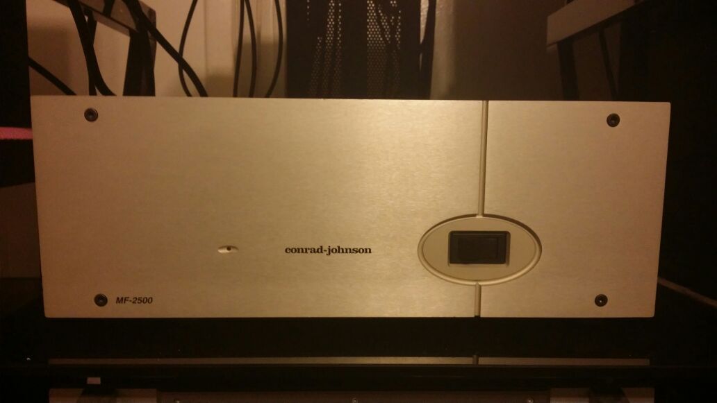Conrad Johnson MF 2500 Amplifier 250 wpc @ 8 ohm. DON'T FORGET TO CHECK OUT MY OTHER ADS 🔻⤵