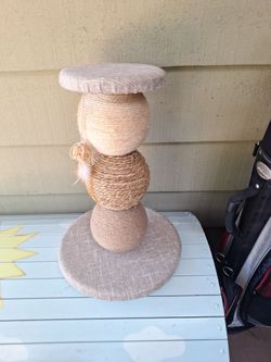 New 20 invh  cat scratcher/ play station
