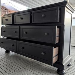 Gorgeous Dresser 