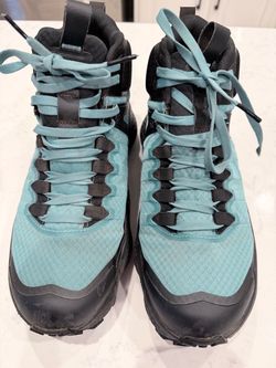 Women’s Columbia out dry hiking boots size 9