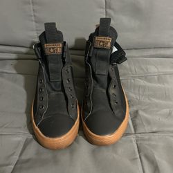 Converse Shoes  Size 5  Boys  Women 7