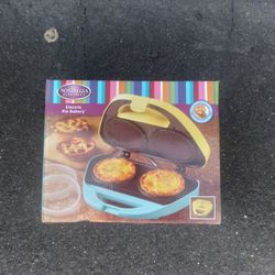 Nostalgia Electric Pie Bakery 