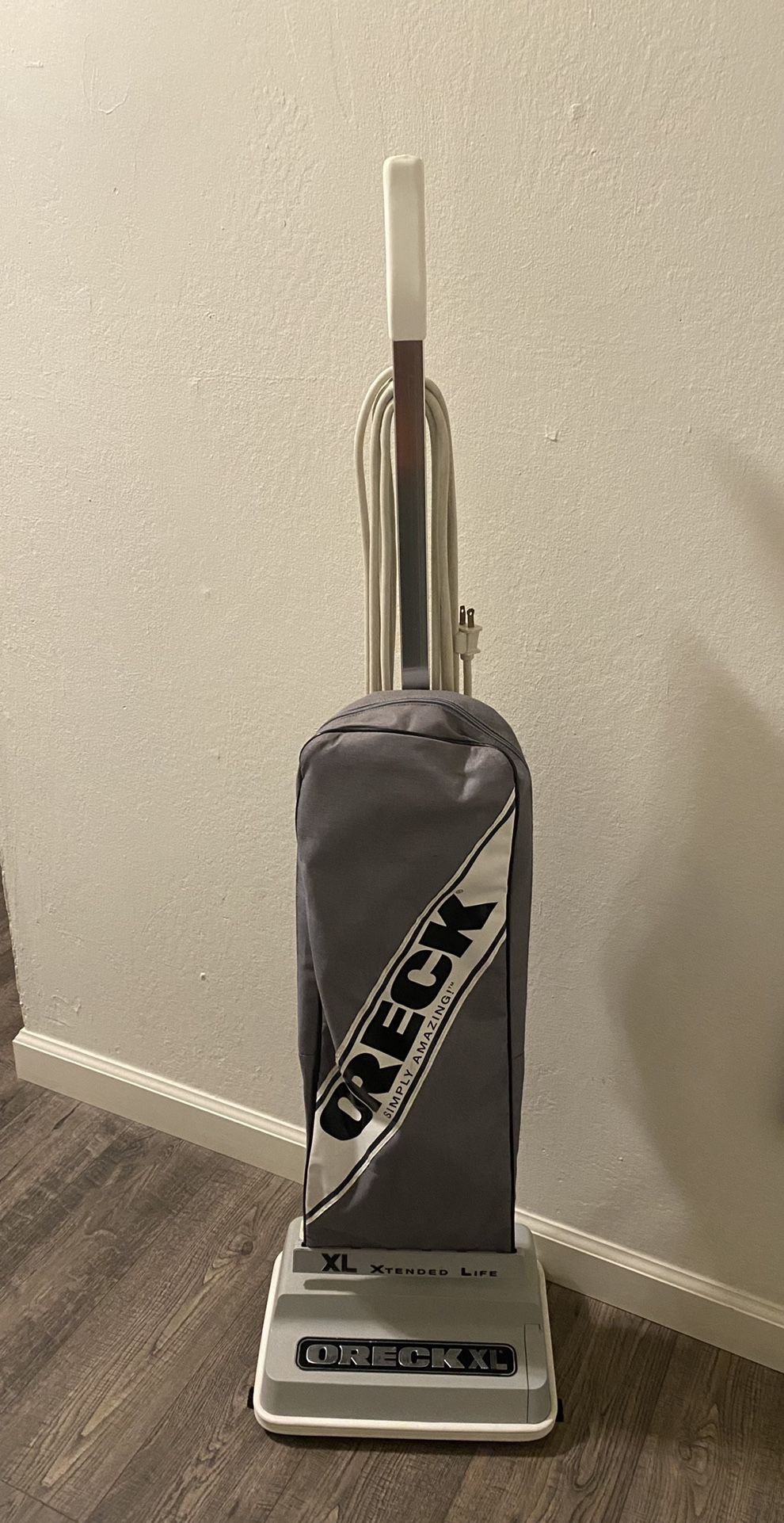 Vacuum Oreck Xl $50
