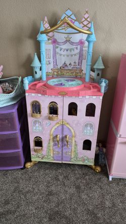 Disney Princess Dance & Dream Wooden Dollhouse