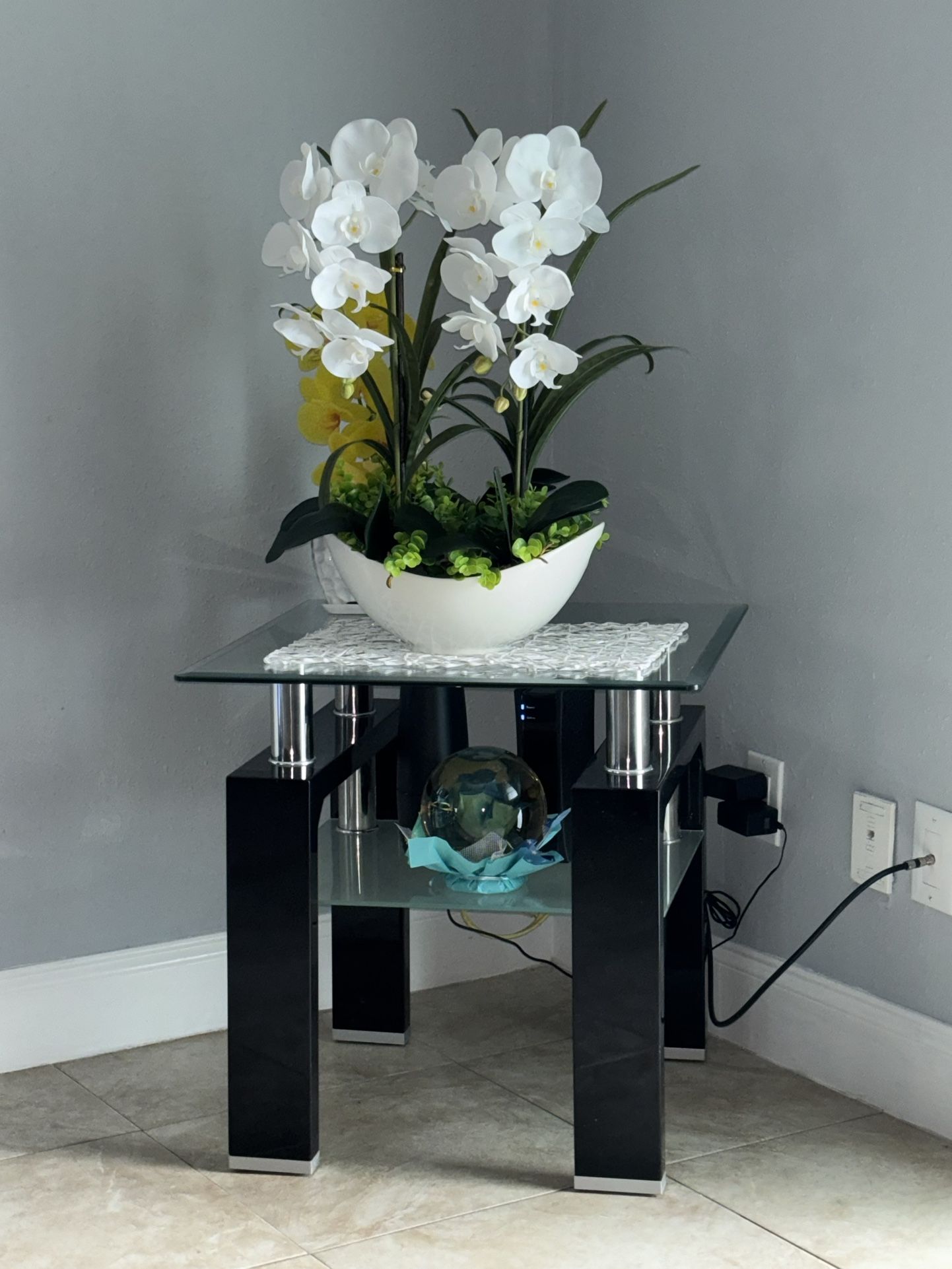Two Side Table 