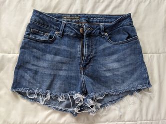 Women's shorty shorts (some Levi's!) sizes 10-11