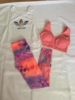 New women’s 3 piece set size S/M/L