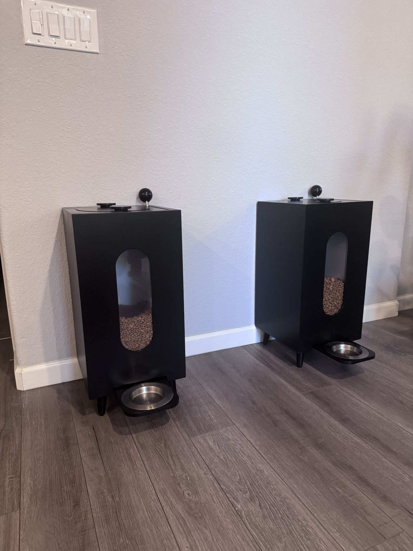 Houndsy Kibble Dispenser