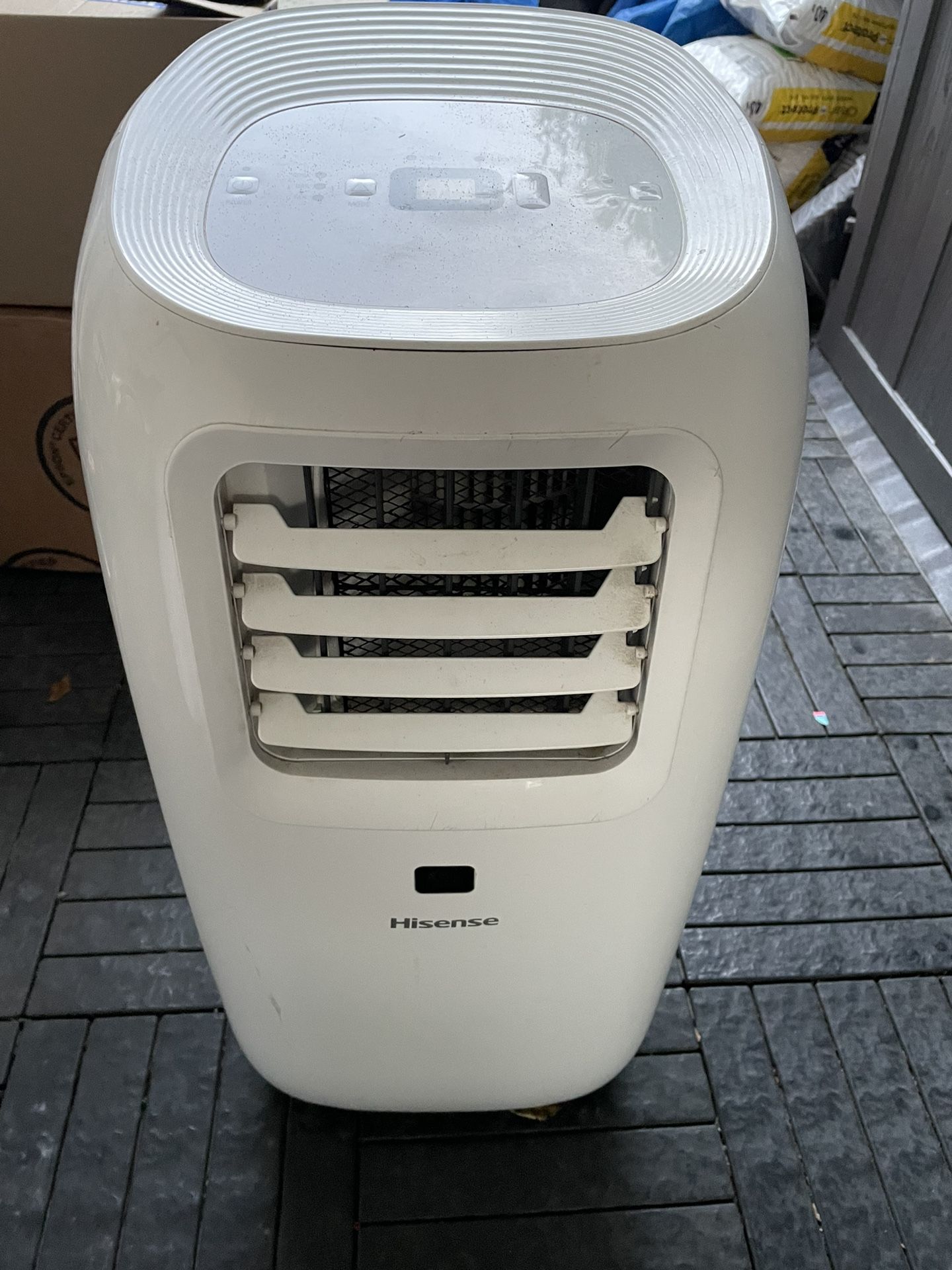 Air Conditioner Hisense Vary Cold Air $125