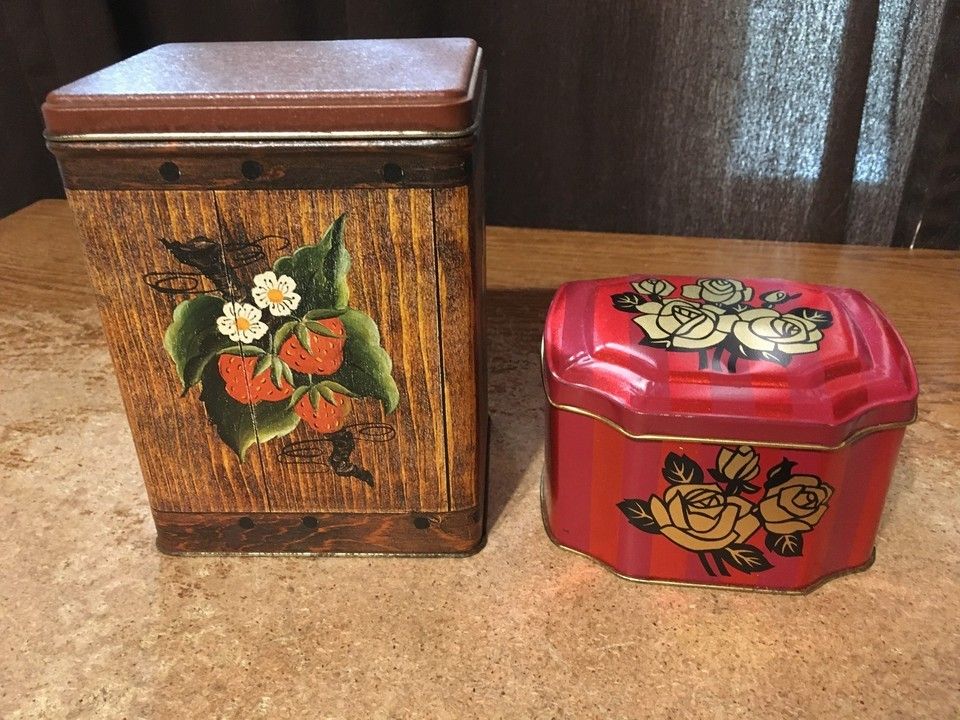 1950s England Flower Shabby Chic Trinket 10 And J.L. Clark Ten Canister Strawberry