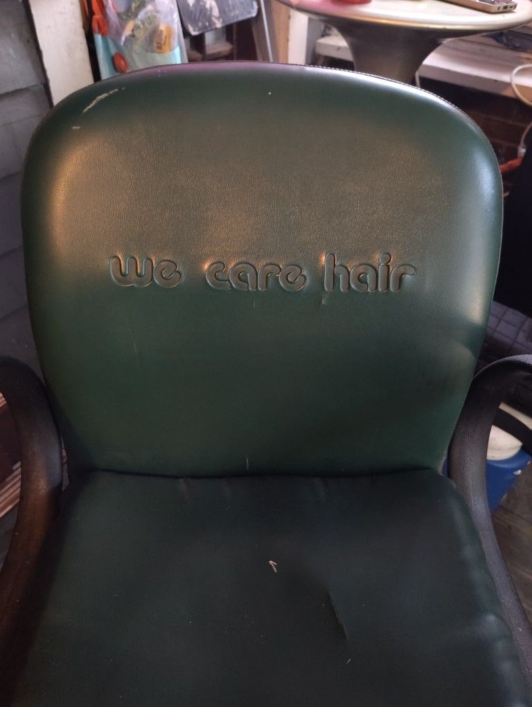 Barber Chair With Table.