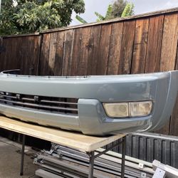 03-05 Toyota 4Runner Front Bumper