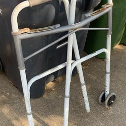 Foldable walker