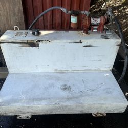 Tanque.  De.  Disel.  100. Galones.  Con.  Pompa.    $200