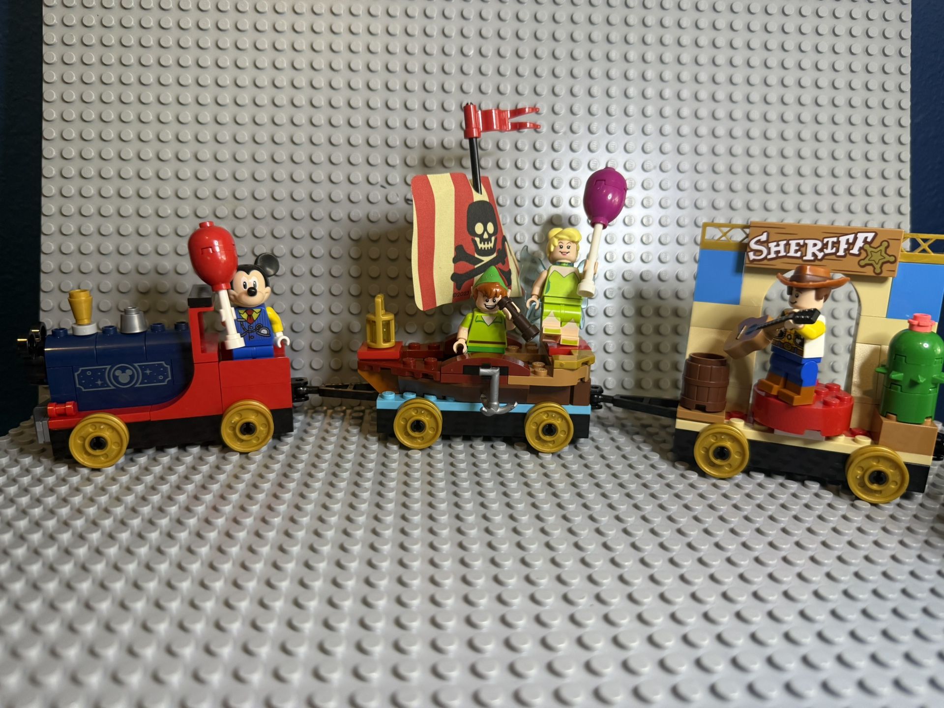 Lego Disney Celebration Train 43212