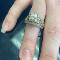 Ladys Engagement Ring 