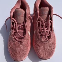 Nikes GT hustle 3 basketball shoes