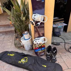 Beginner/Intermediate Snowboard Set – Board + Boots (women Size 9) + Bag – $60 All-In!