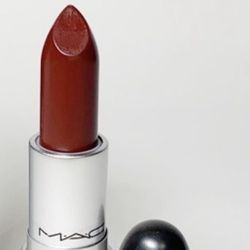 MAC  Matte Runner Lipstick