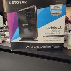 Netgear WIFI CABLE MODEM ROUTER 