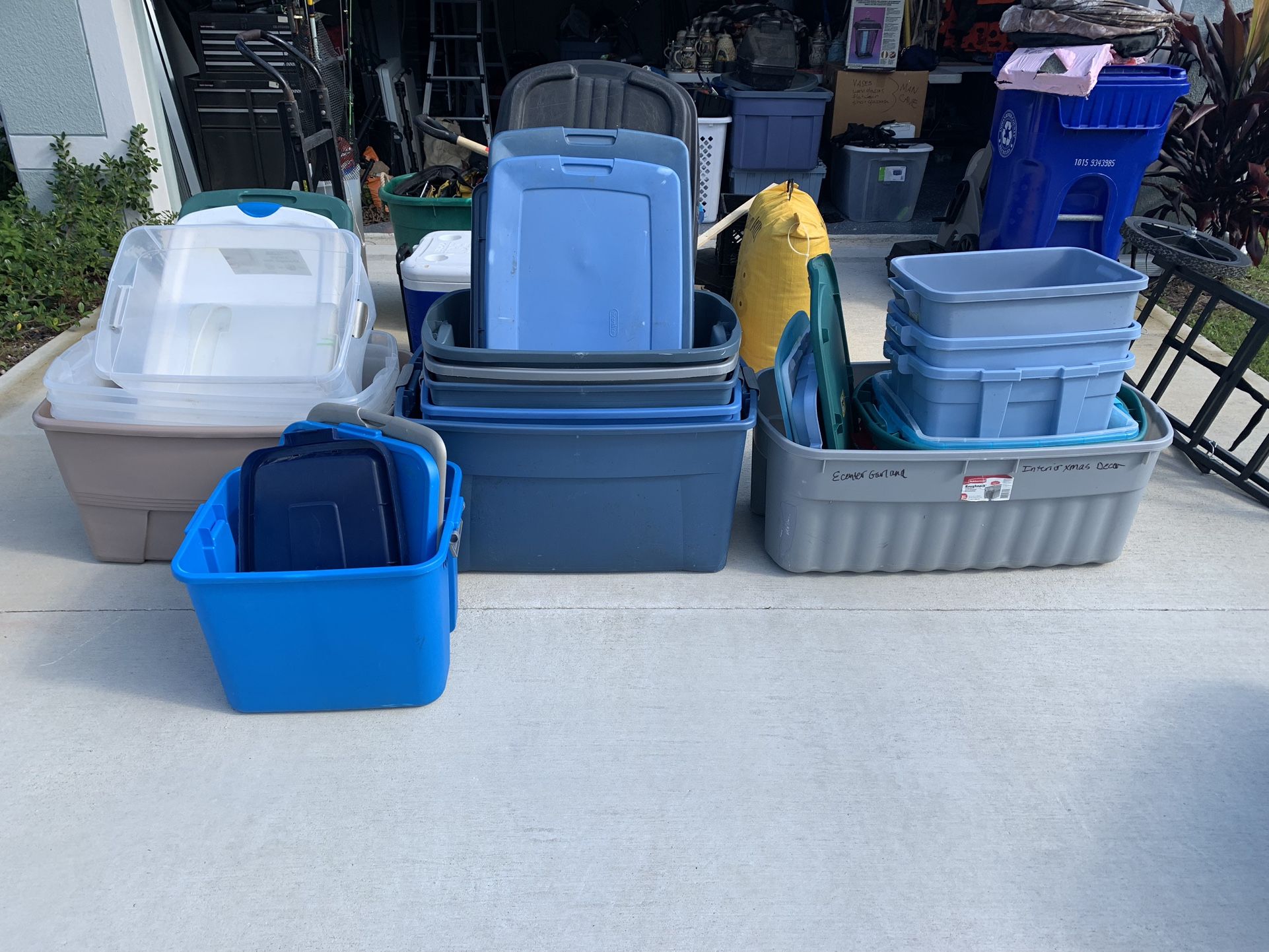 19 containers with lids