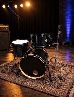 PDP Concept Maple Drum Kit – Black Sparkle (DW Design) – Pro Level