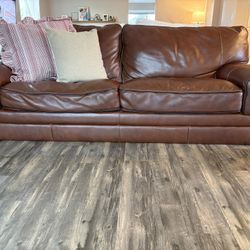 Leather Sofa/couch 