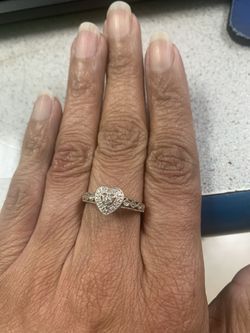 10k White Gold Diamond Ring